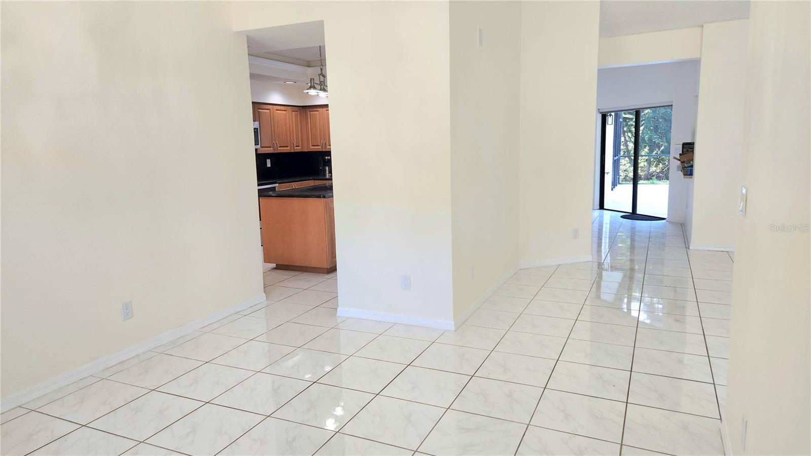 CREST SUB THE - Residential Lease