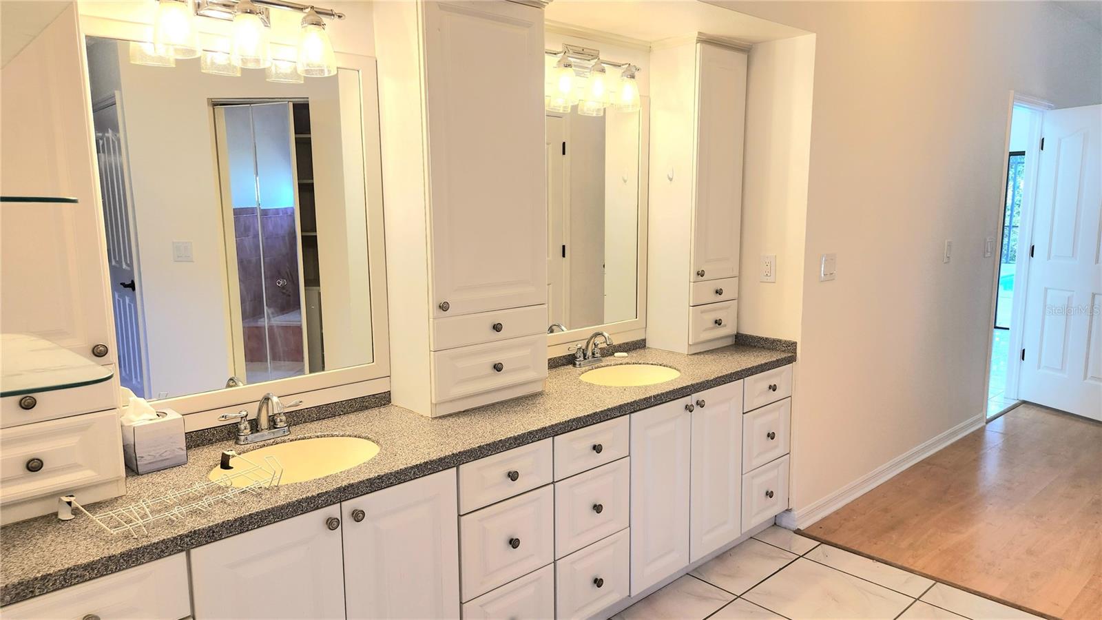 CREST SUB THE - Residential Lease