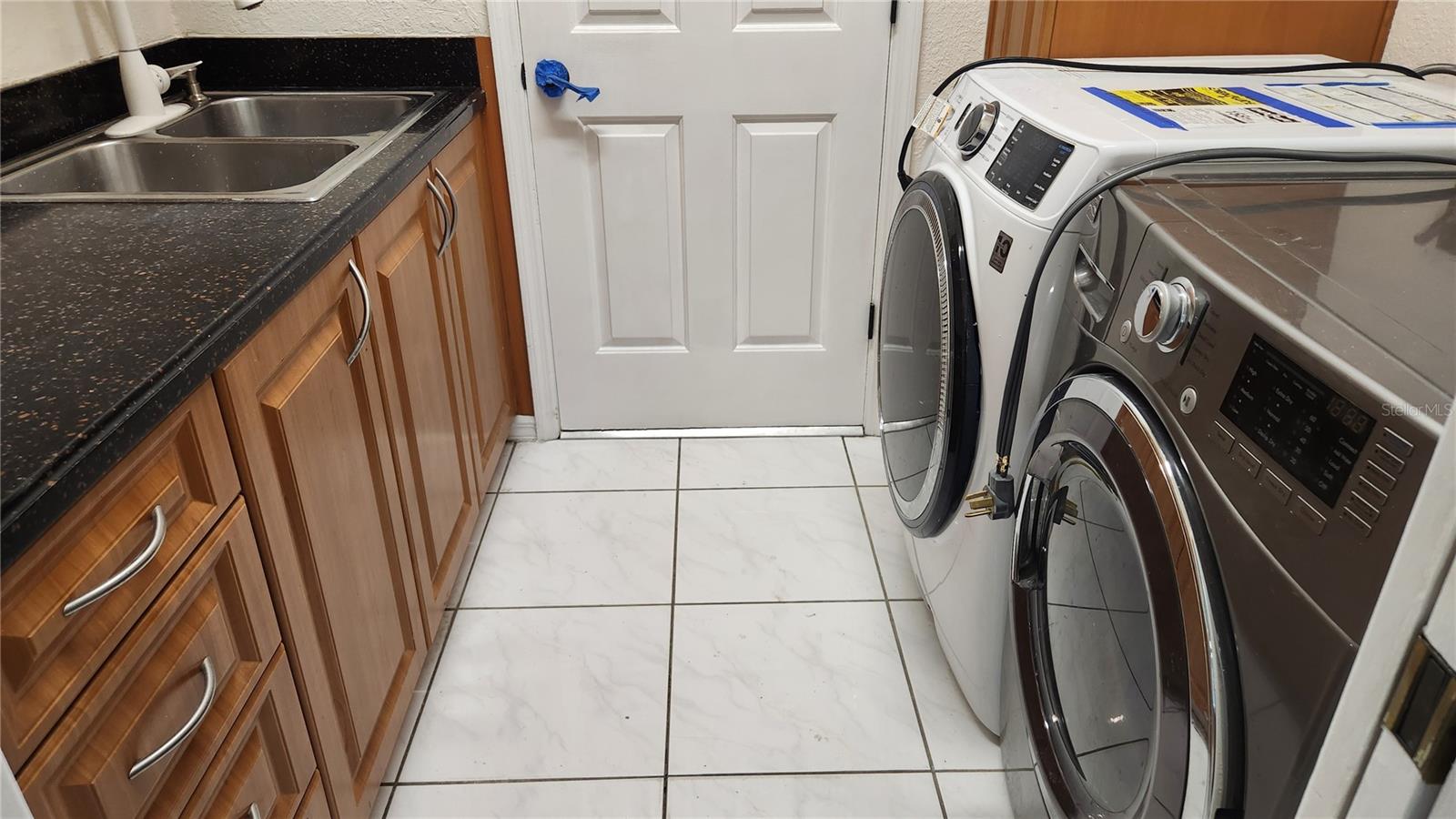 CREST SUB THE - Residential Lease