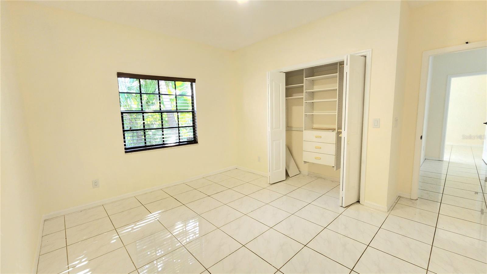 CREST SUB THE - Residential Lease