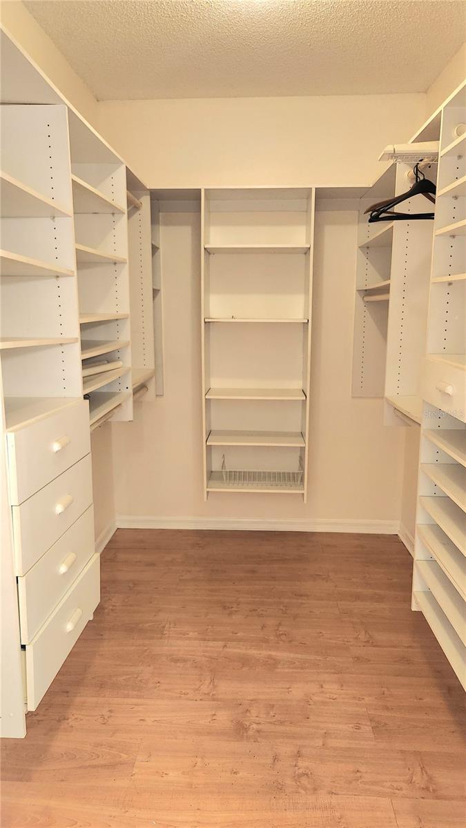 CREST SUB THE - Residential Lease