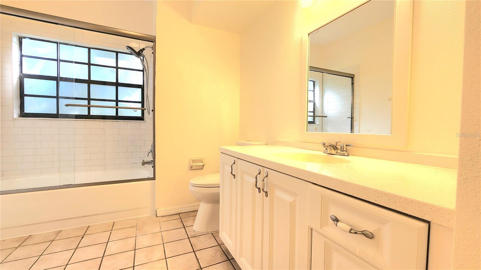 CREST SUB THE - Residential Lease