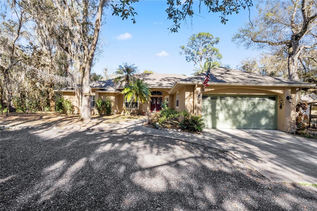 Photo of 295 N Jungle Road, Geneva, FL 32732 (MLS # O6376882)