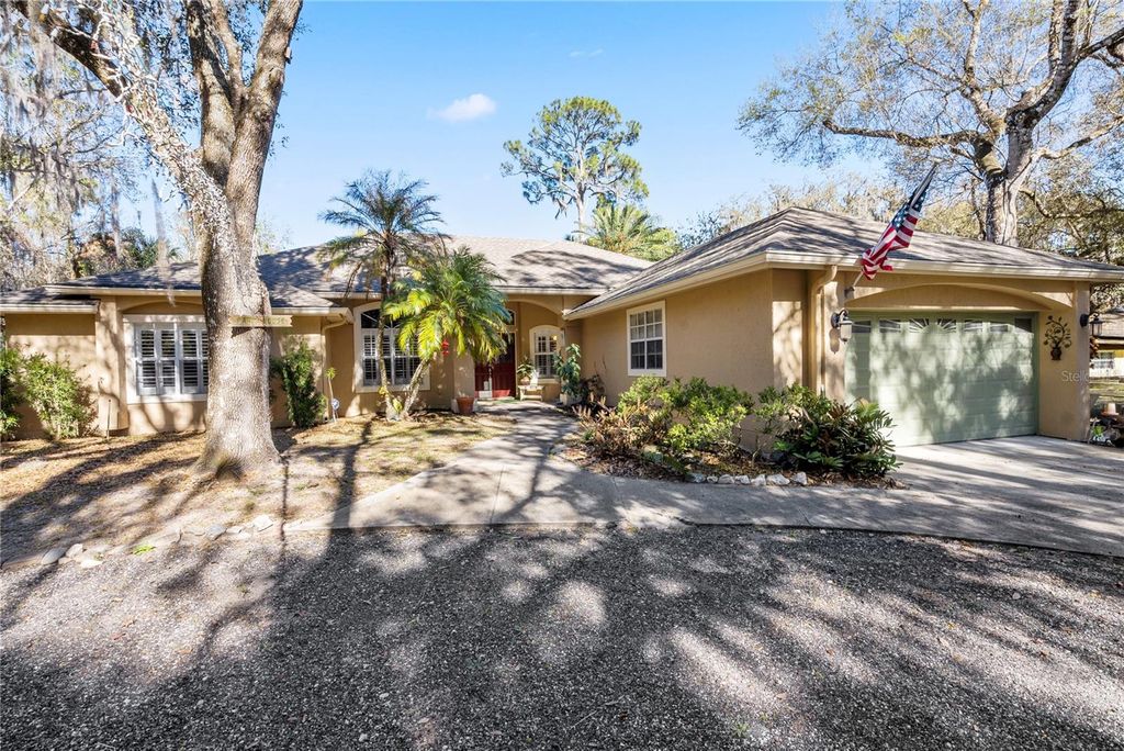 Photo of 295 N Jungle Road, Geneva, FL 32732 (MLS # O6376882)