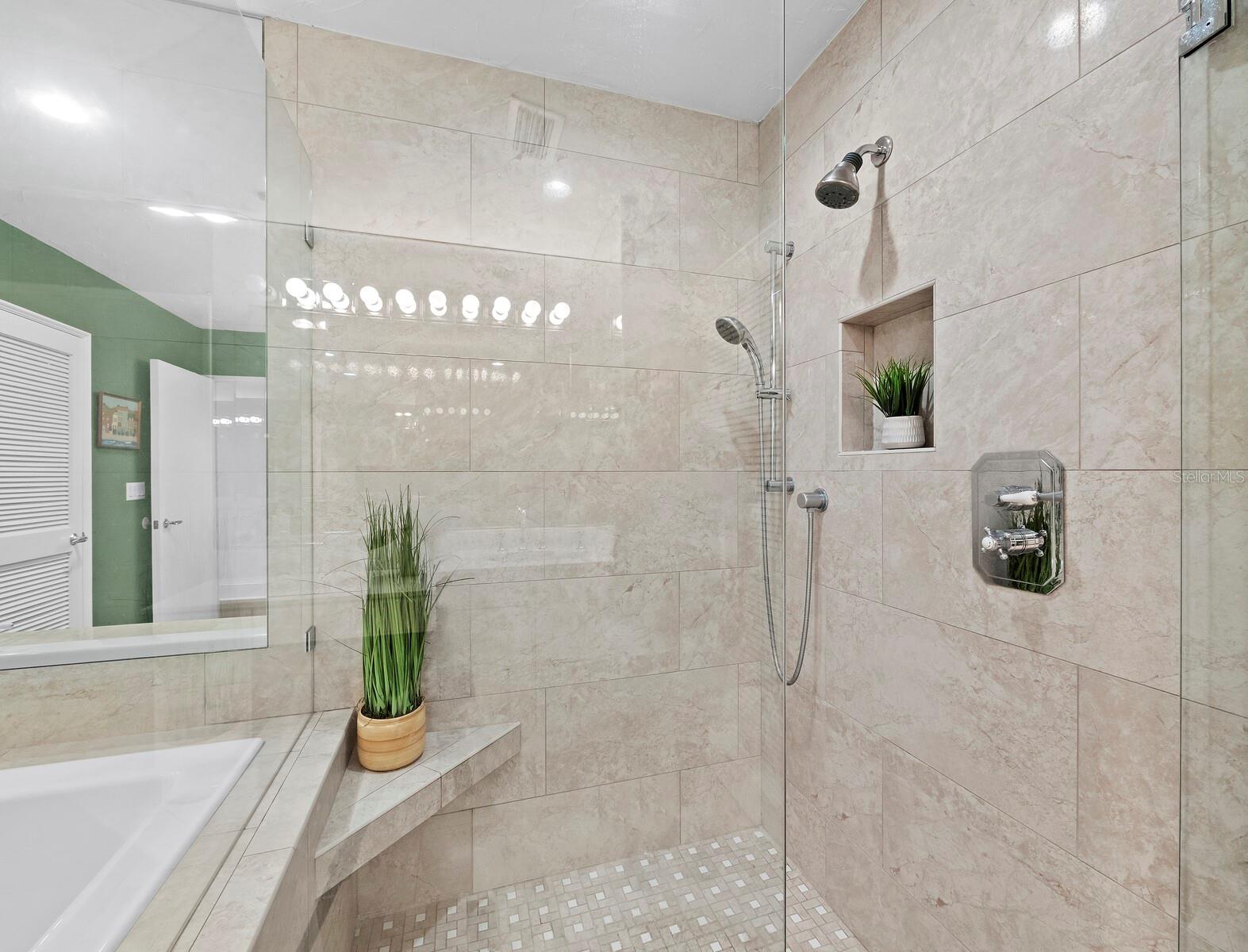 GRAND BAY 2 - Residential