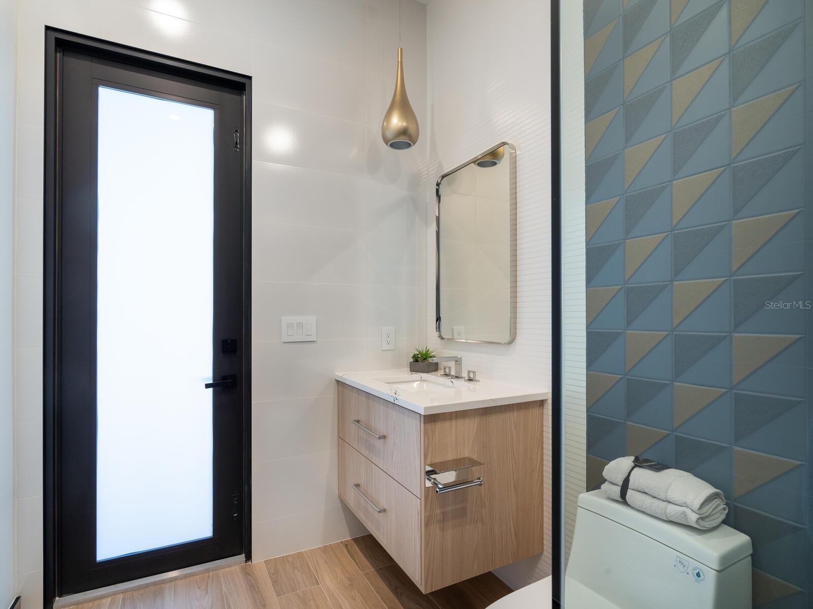 SINGLETARYS SUB - Residential Lease