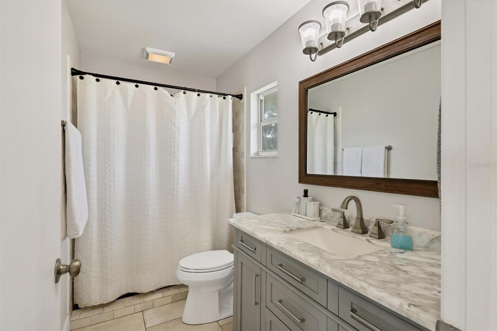 TROPICAL SHORES - Residential