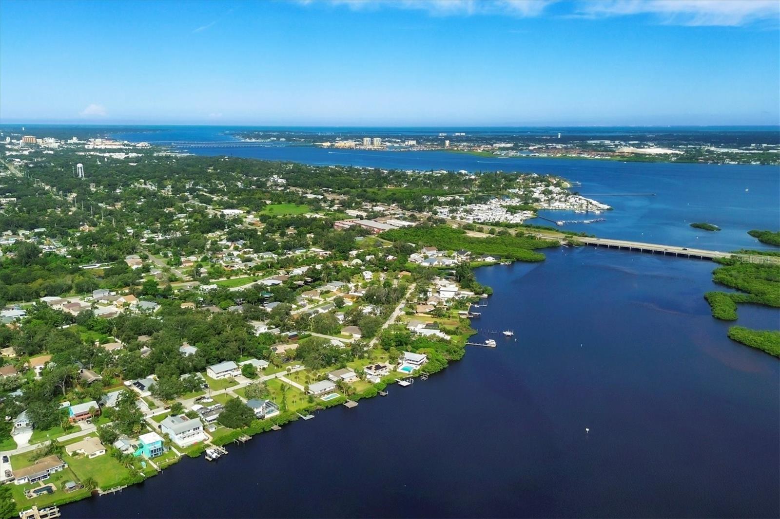 TROPICAL SHORES - Residential