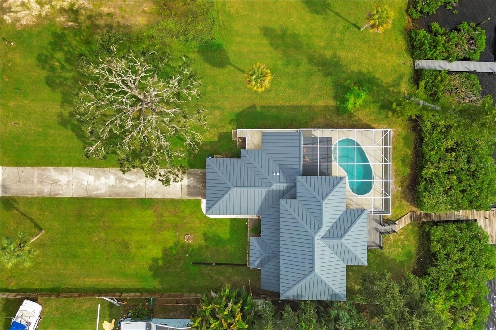 TROPICAL SHORES - Residential