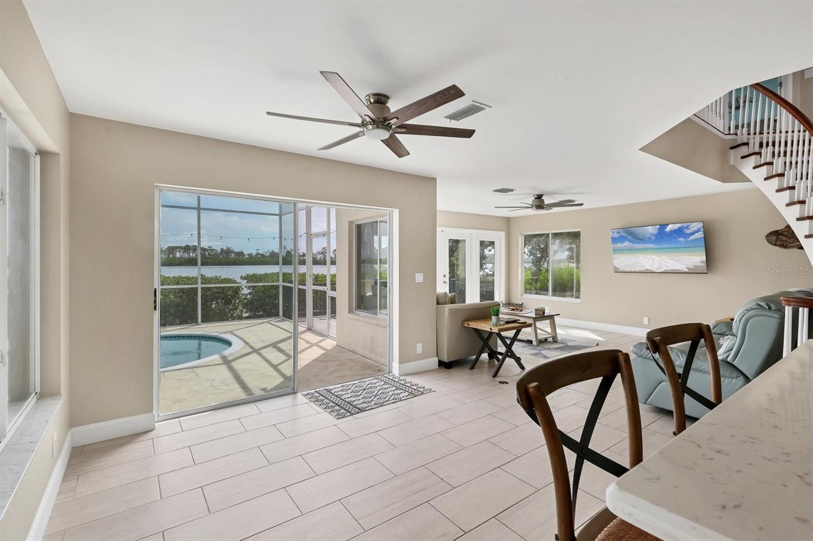 TROPICAL SHORES - Residential