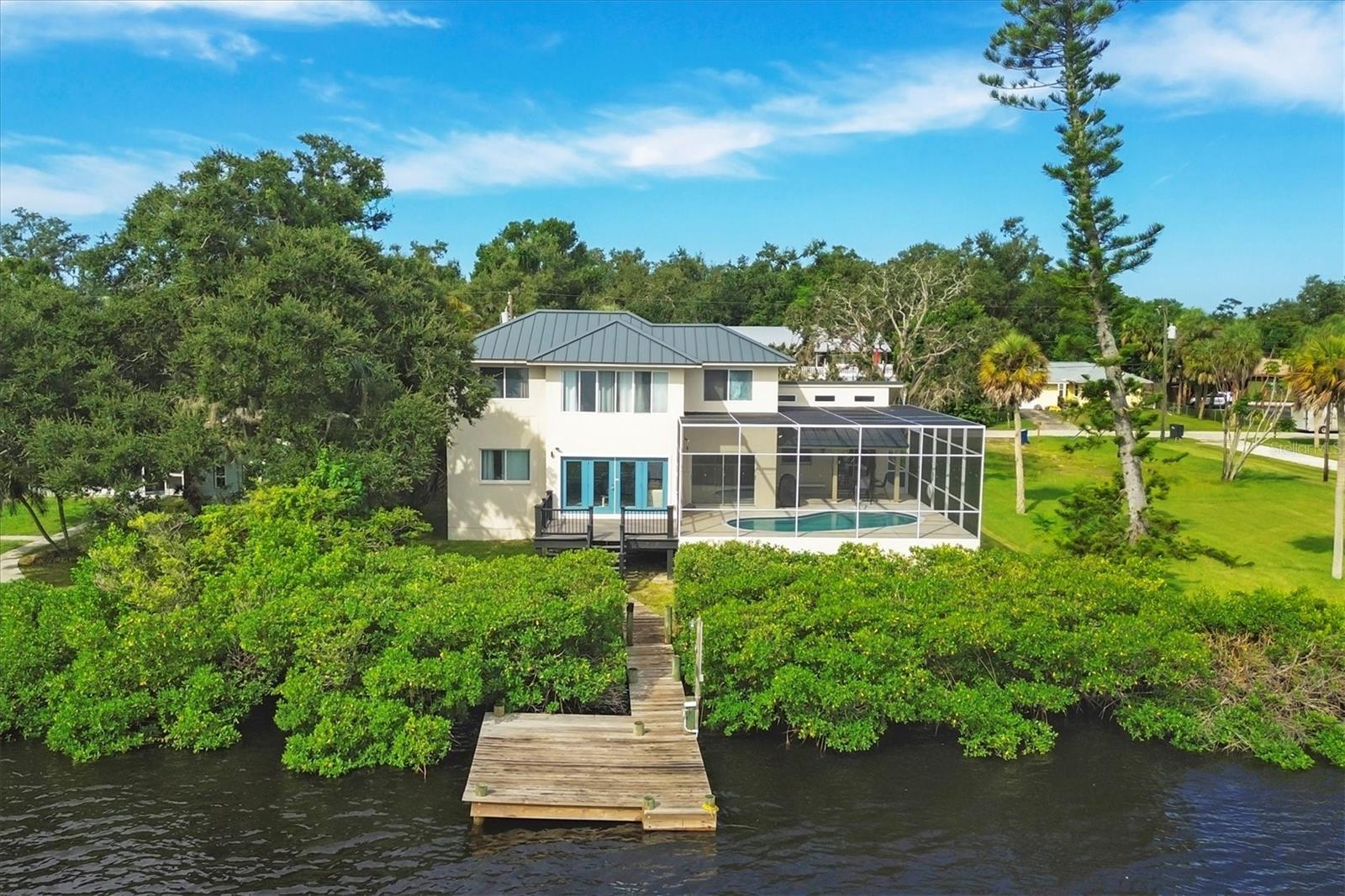 TROPICAL SHORES - Residential