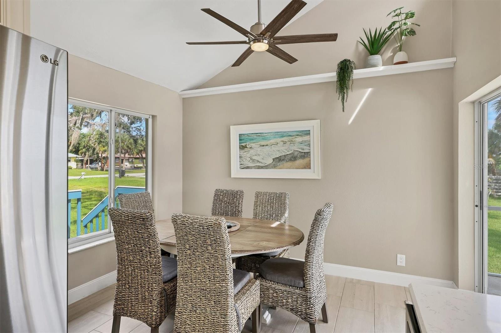 TROPICAL SHORES - Residential