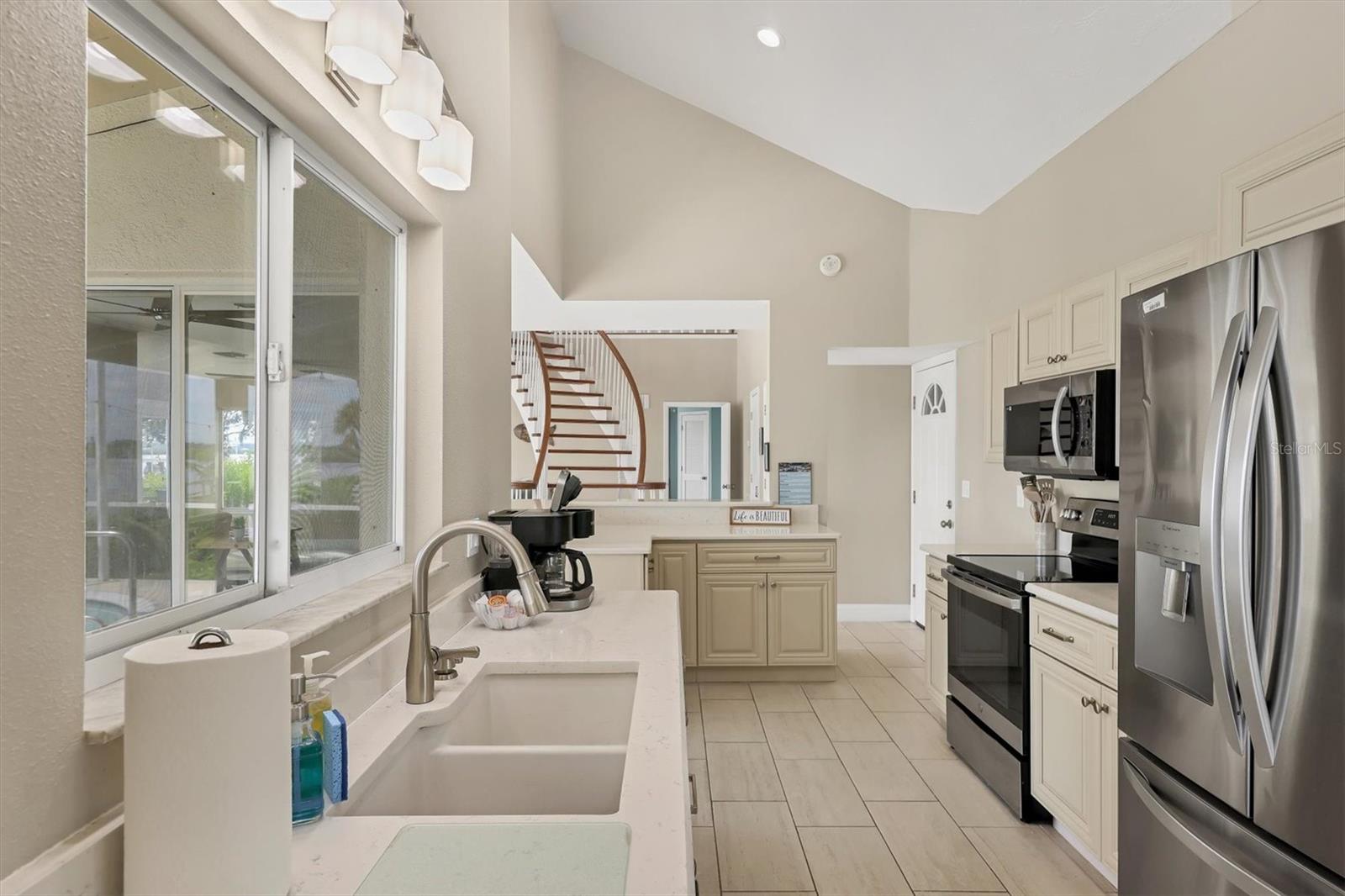 TROPICAL SHORES - Residential