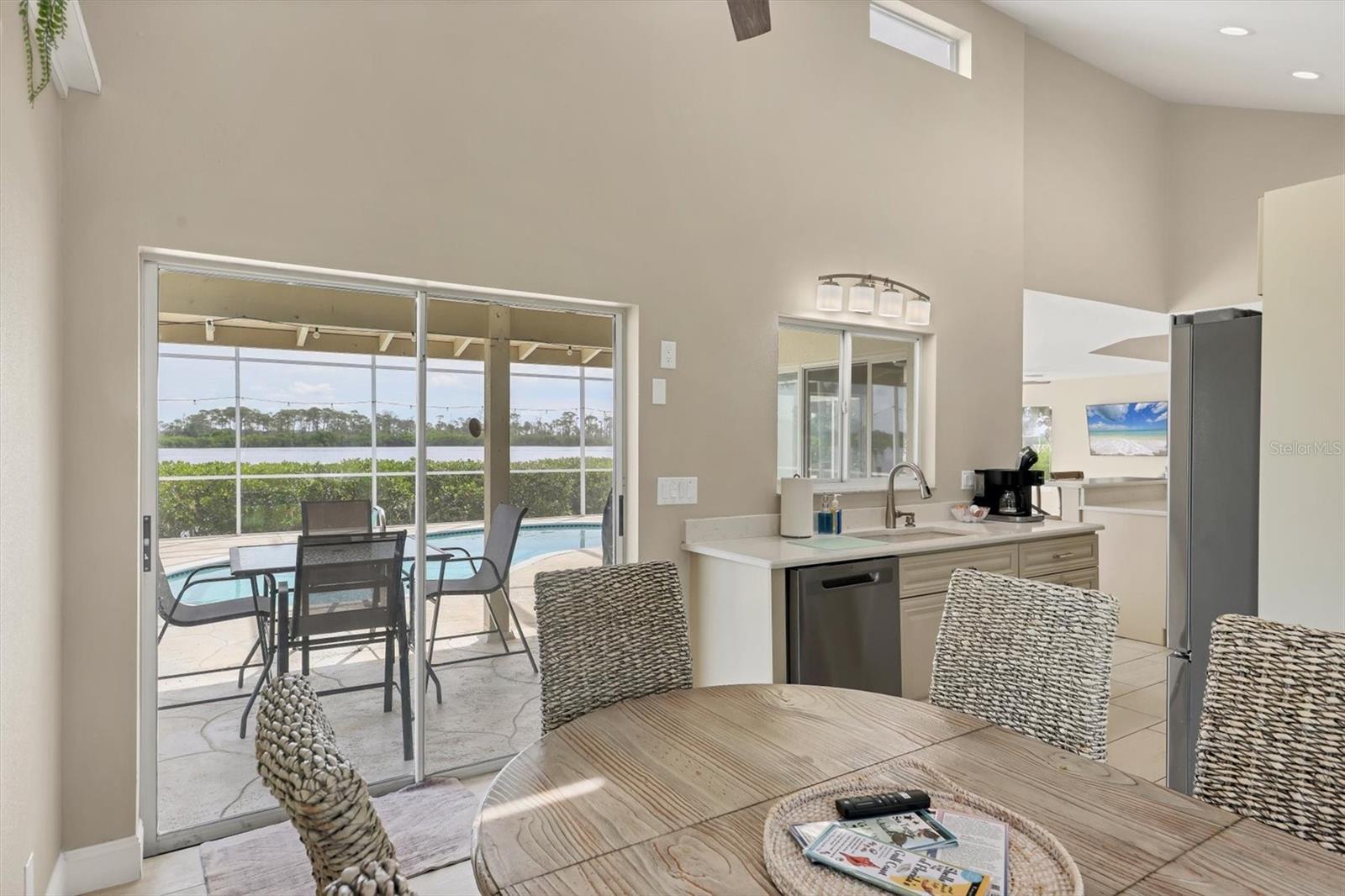 TROPICAL SHORES - Residential