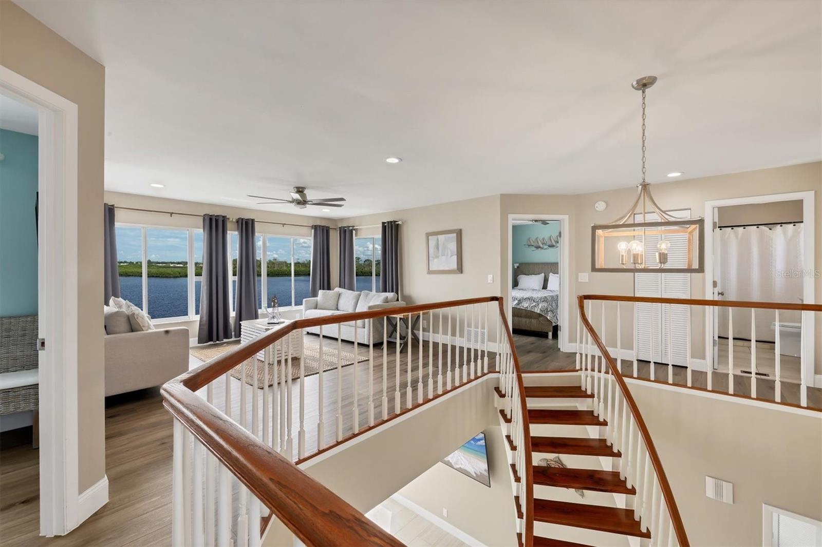 TROPICAL SHORES - Residential