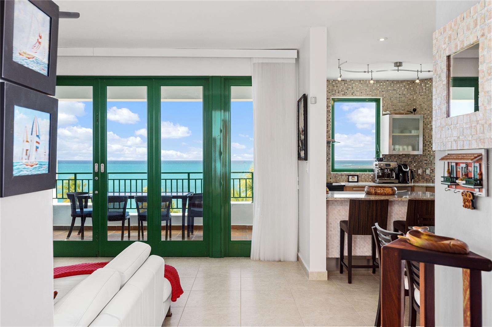 OCEAN SIXTEEN - Residential