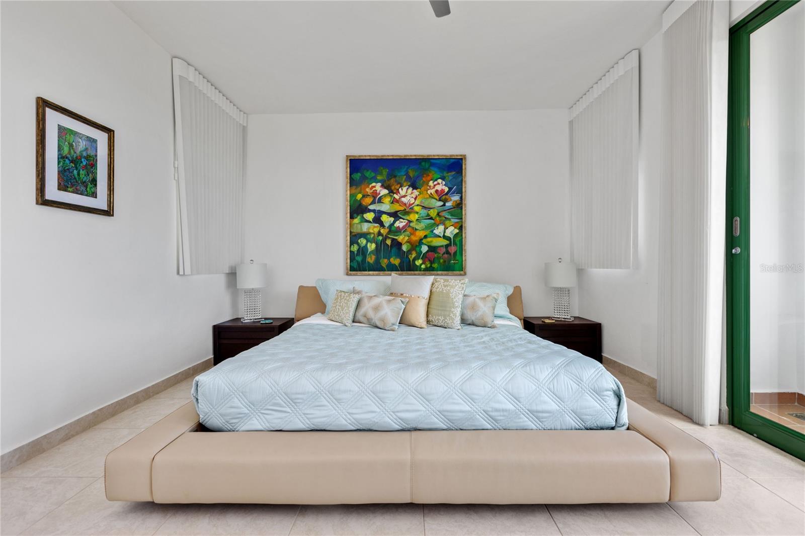 OCEAN SIXTEEN - Residential