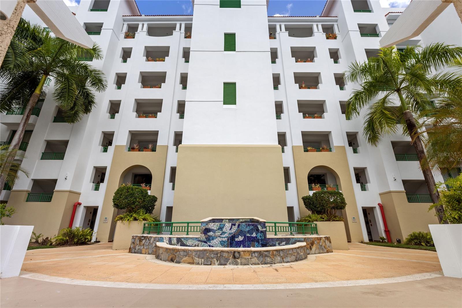 OCEAN SIXTEEN - Residential