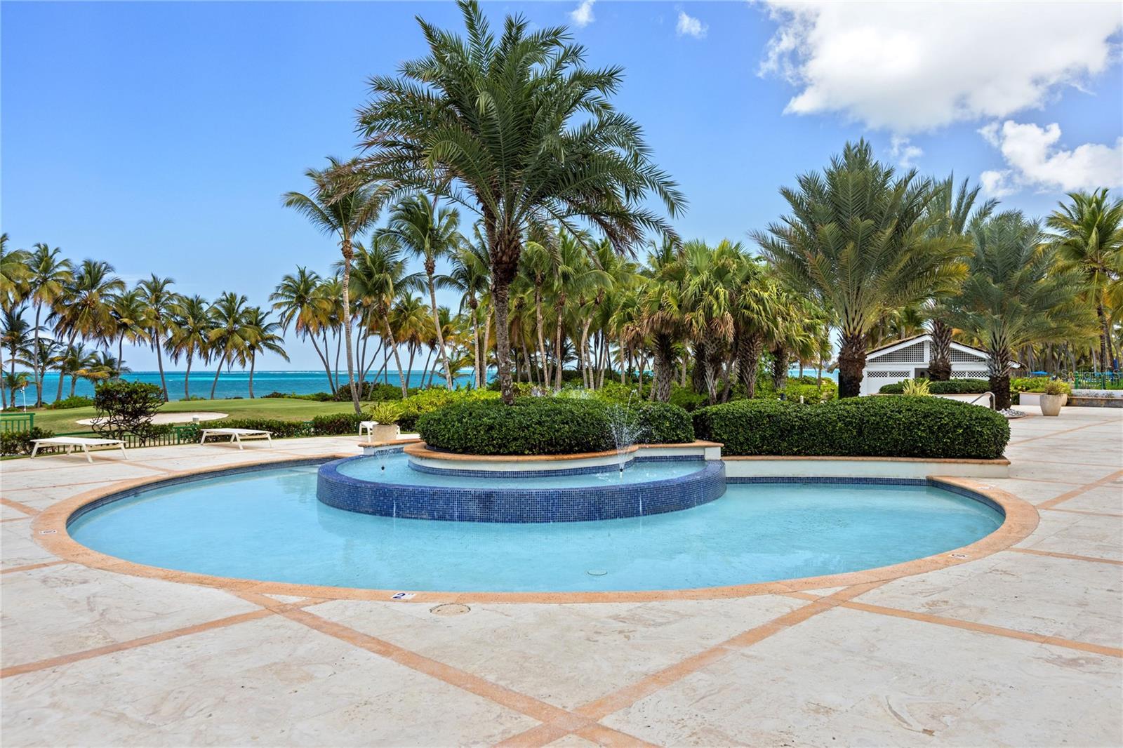 OCEAN SIXTEEN - Residential