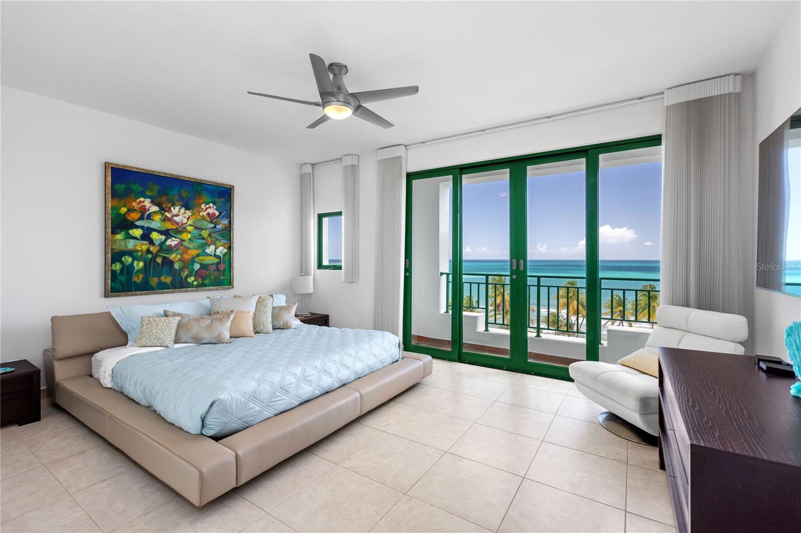 OCEAN SIXTEEN - Residential