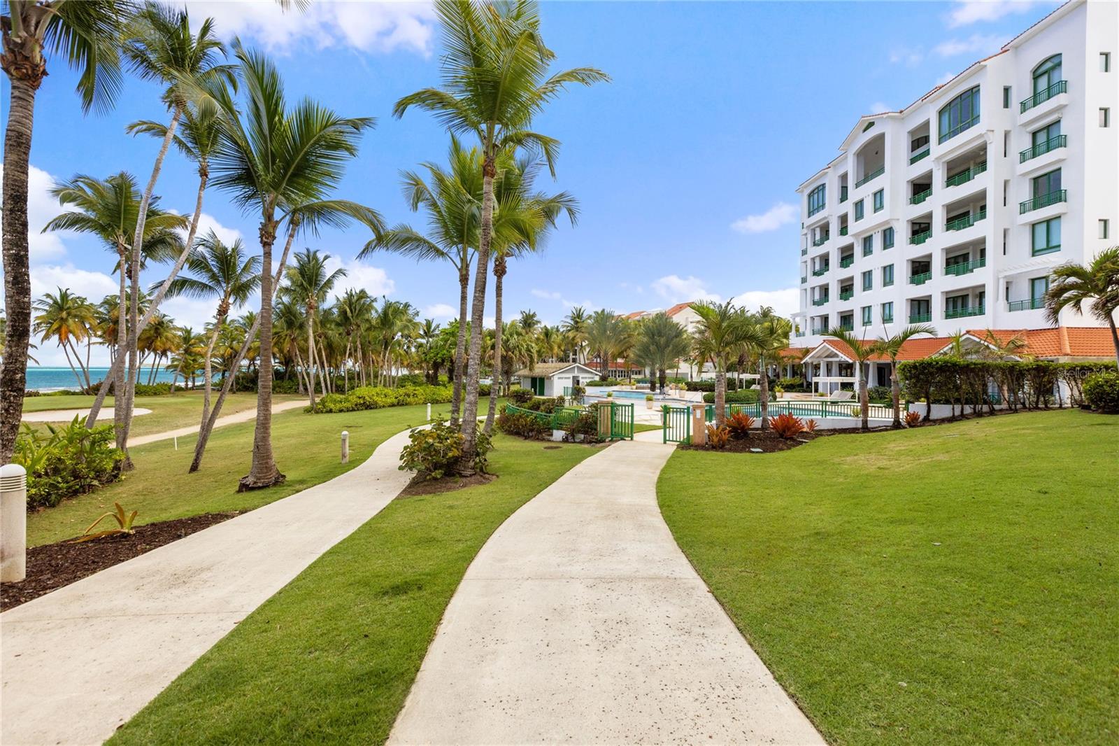 OCEAN SIXTEEN - Residential