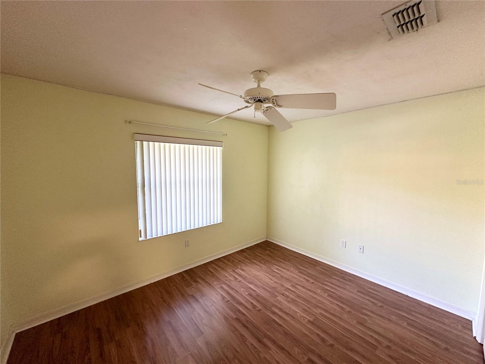 PINE LAKES - Residential