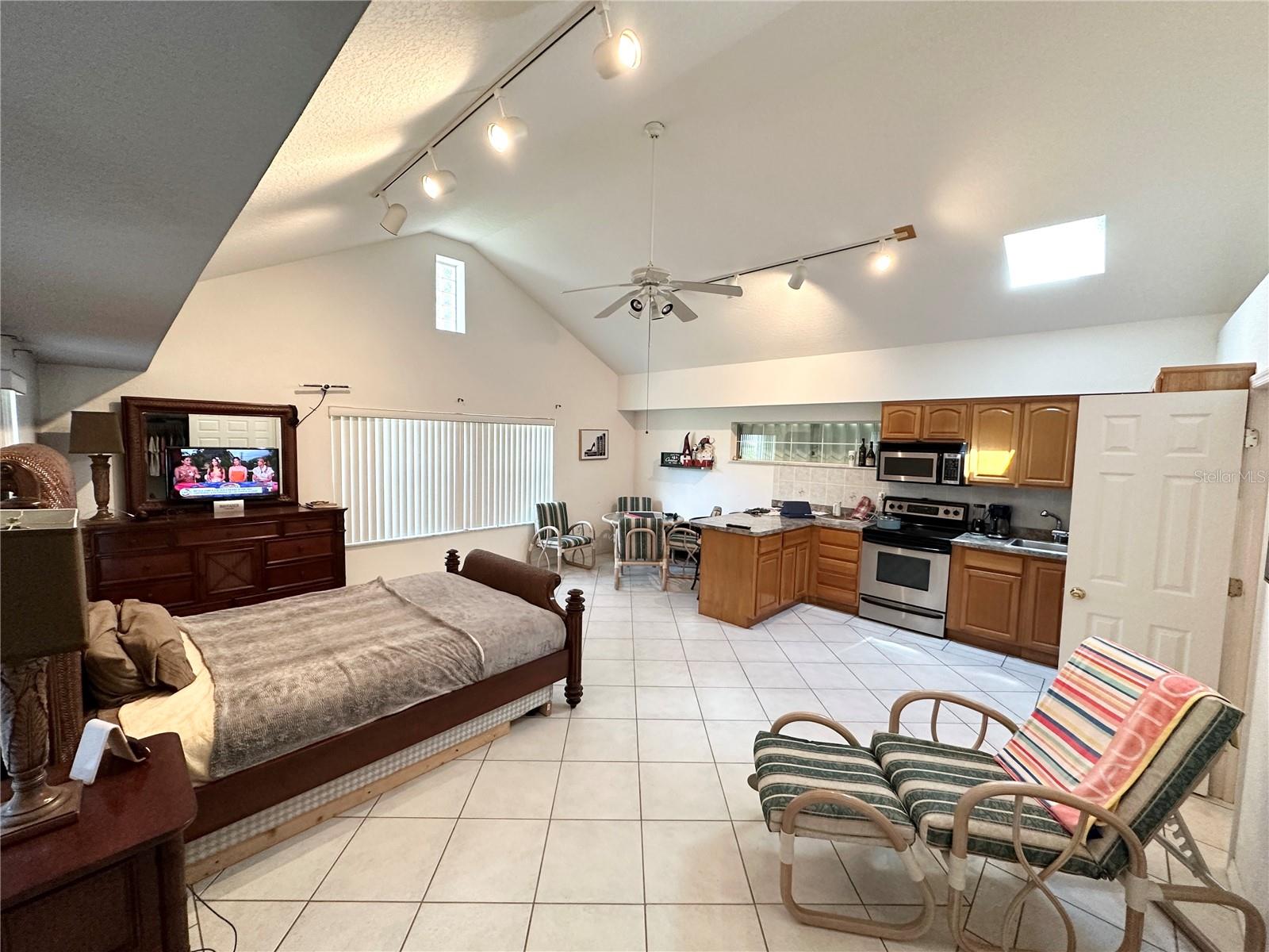 PINE LAKES - Residential