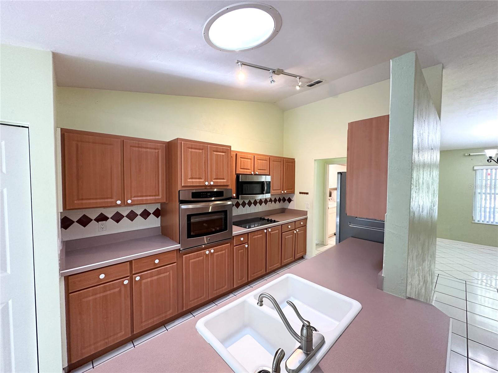 PINE LAKES - Residential