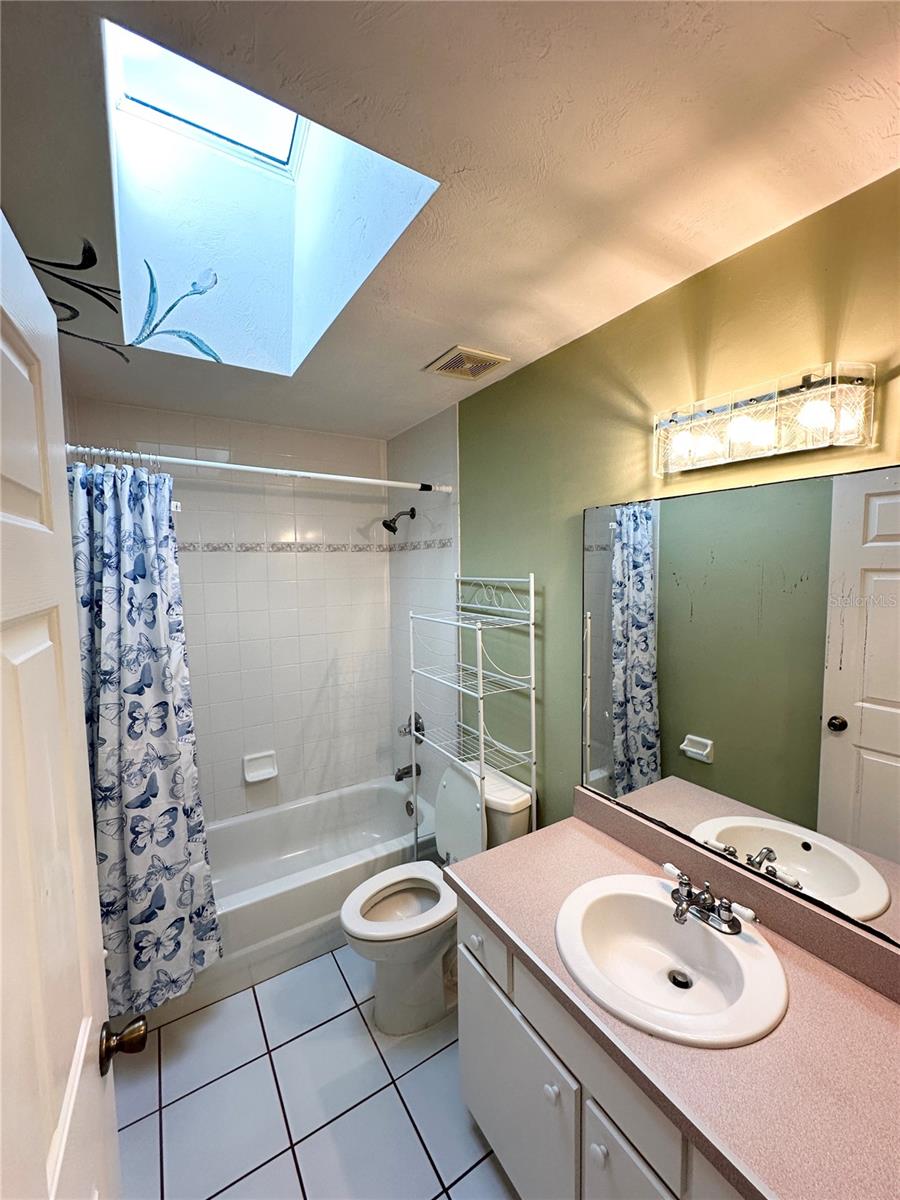 PINE LAKES - Residential