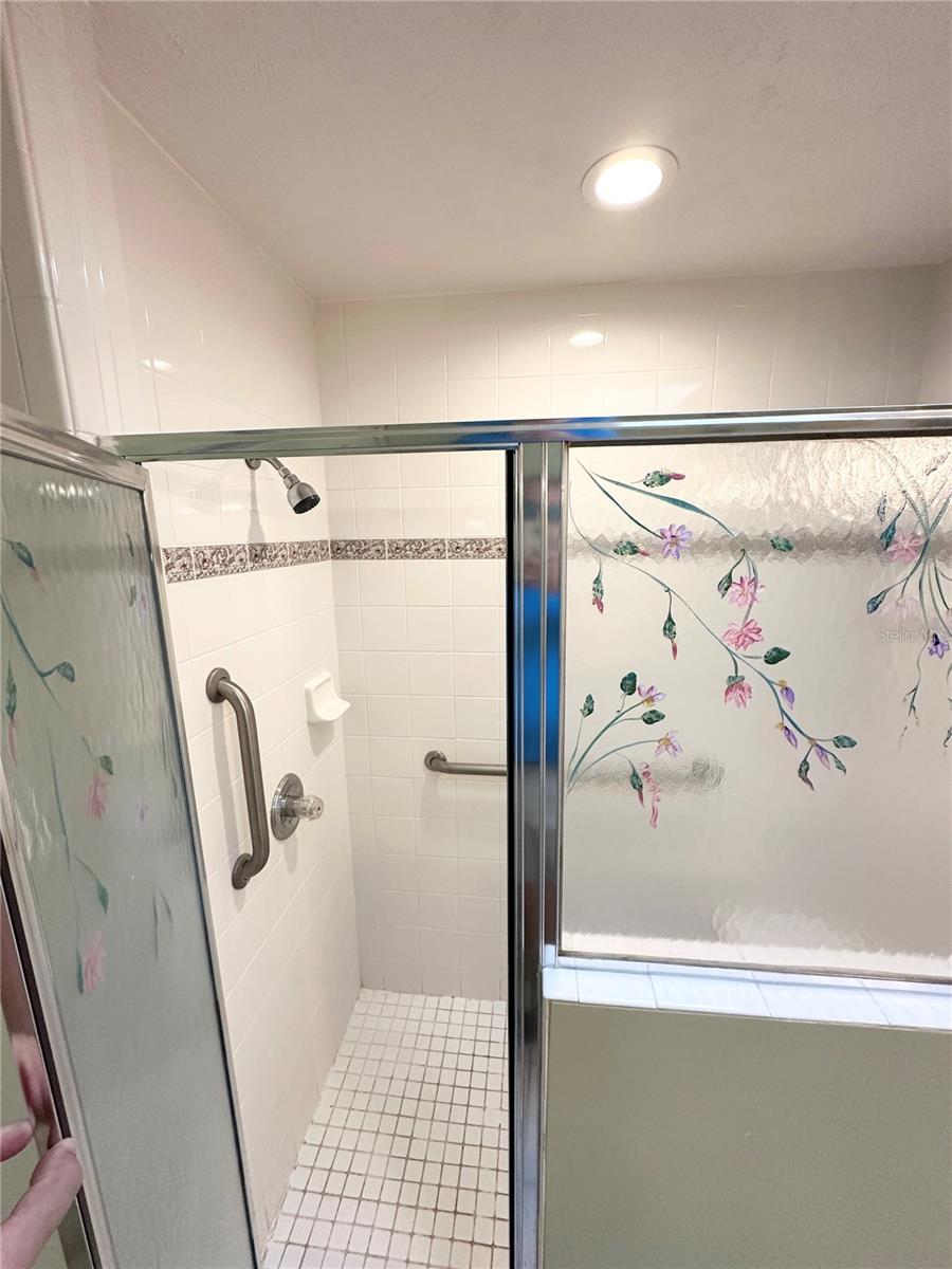 PINE LAKES - Residential