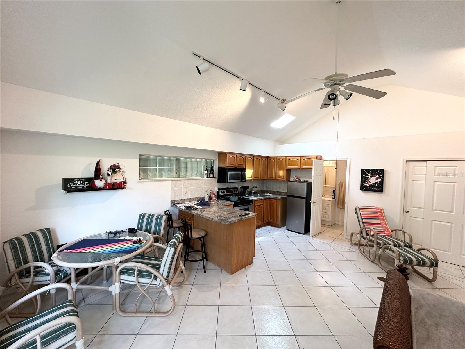 PINE LAKES - Residential