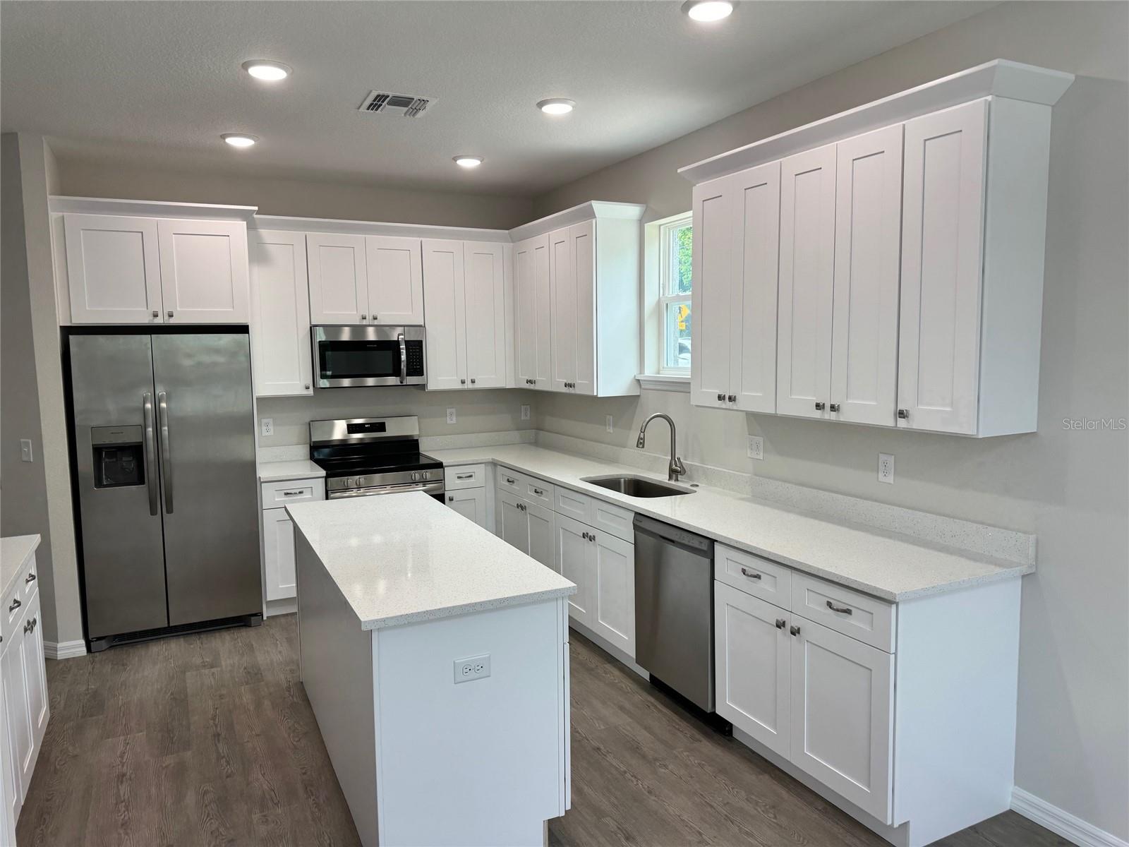 EUSTIS DIXIE HWY SUB - Residential