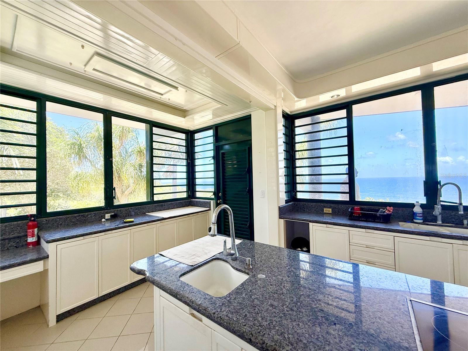 LA PERLA TERRANOVA - Residential