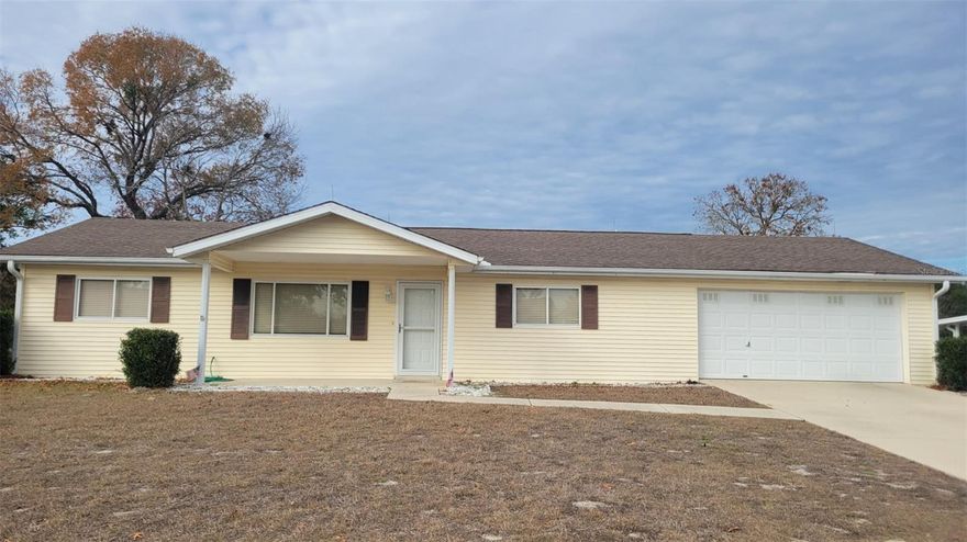 Wonderful Sentinel model - cathedral ceilings - no carpet - all tile - updated kitchen and baths. Spacious two car garage. Flat backyard with no trees. Low HOA fees. Gated community near shopping and hospitals.