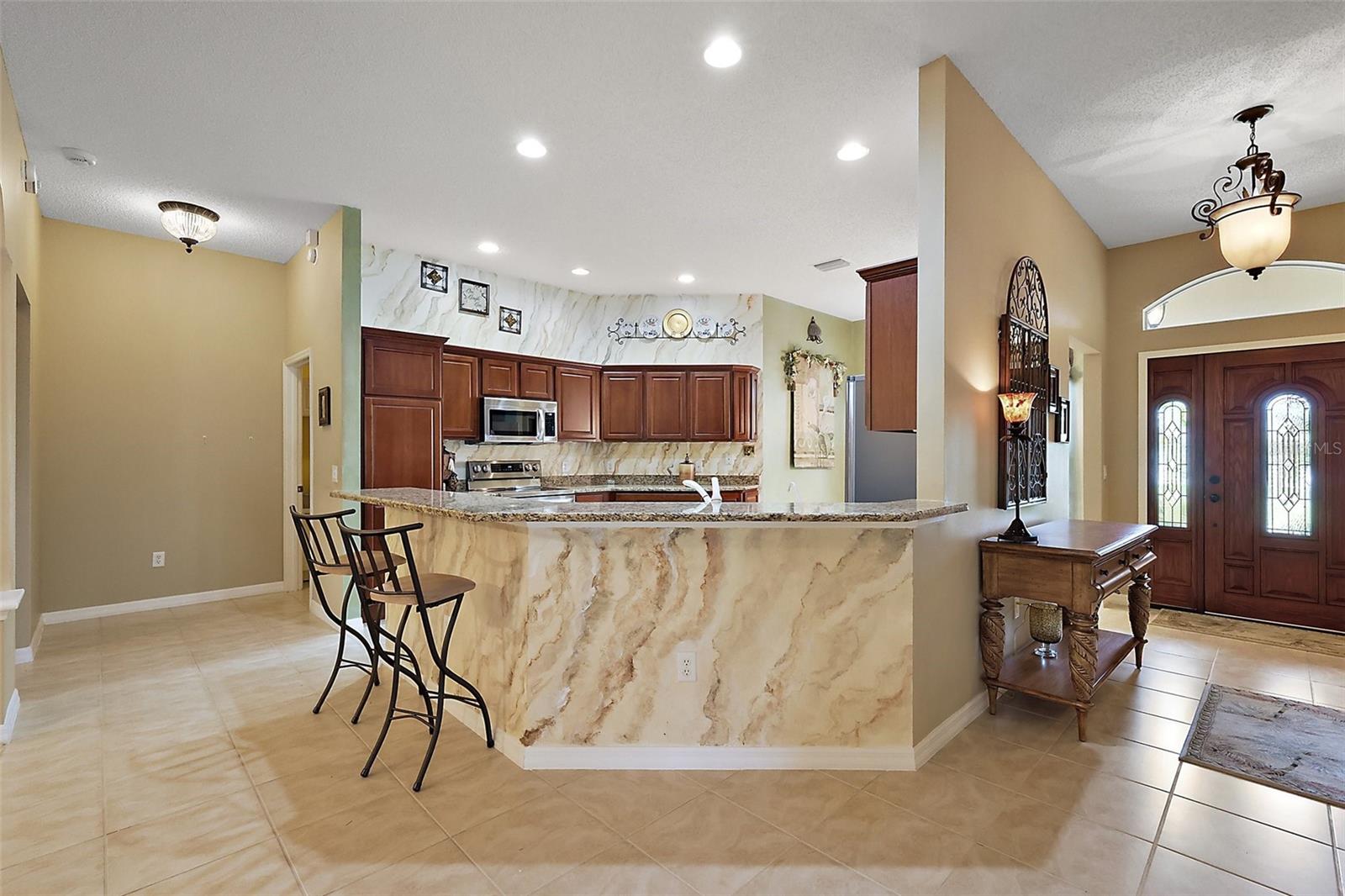 752 MAYBANK LOOP