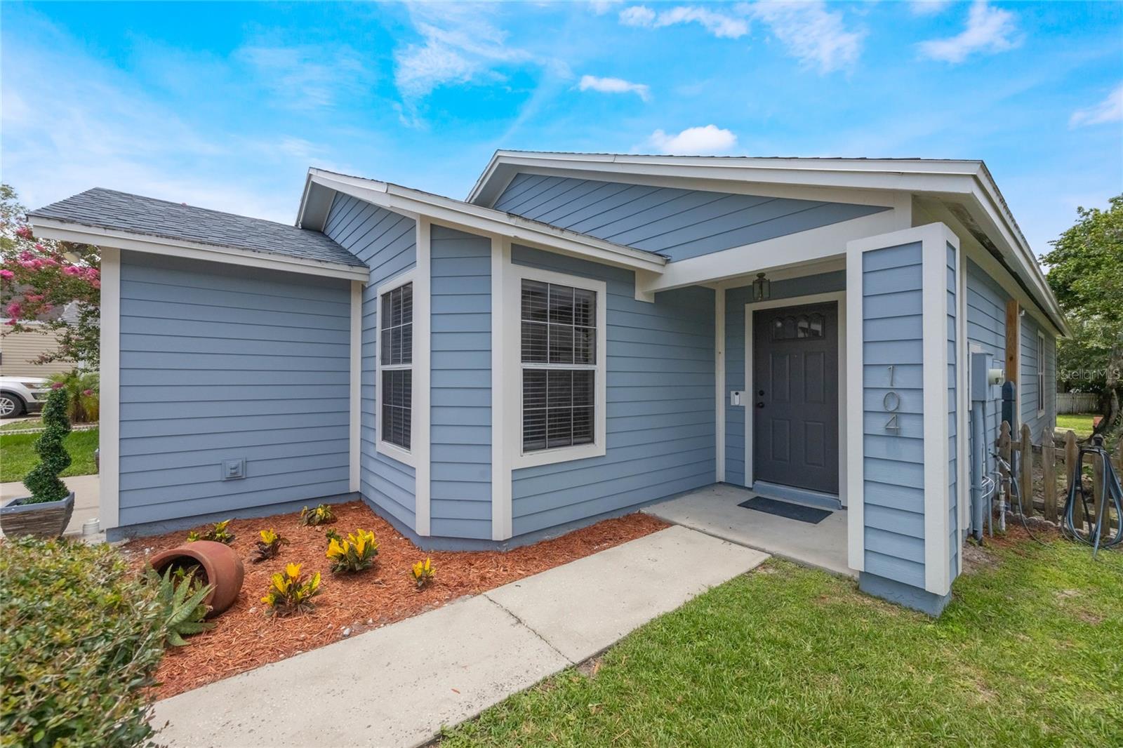 104 YORKTOWN PLACE