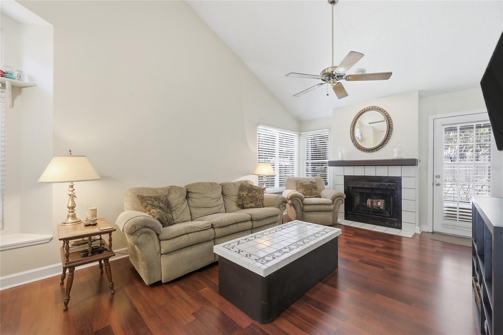 WEDGEWOOD GRVS UN #I - Residential