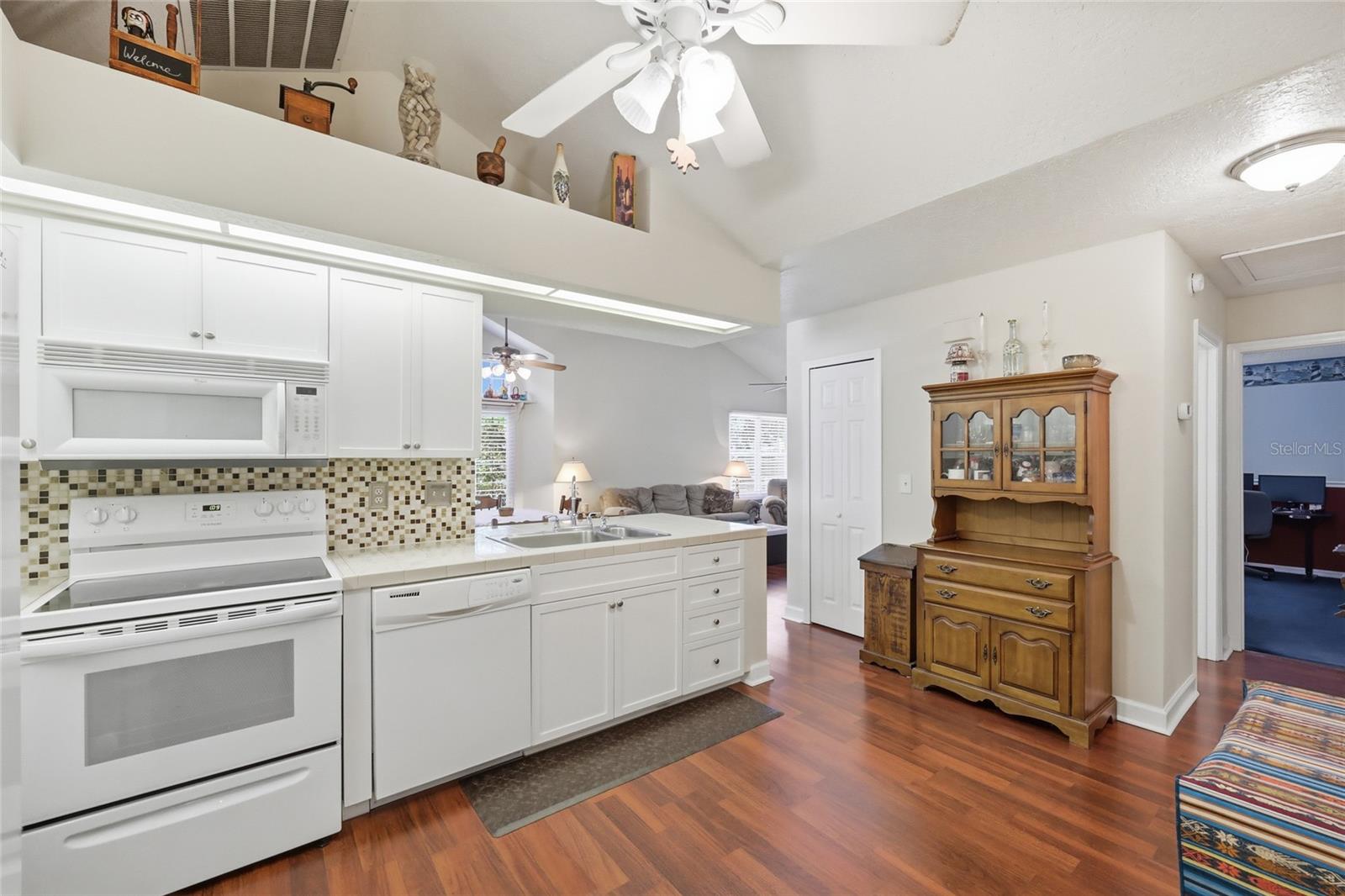 WEDGEWOOD GRVS UN #I - Residential