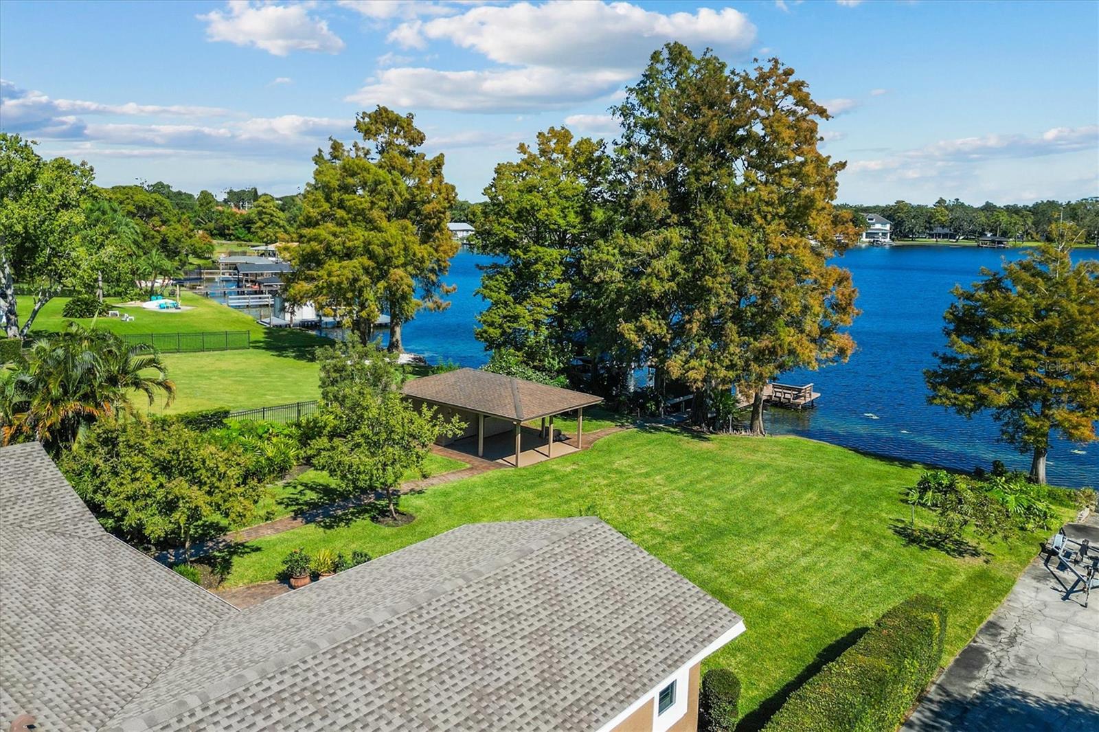 ARDSLEY MANOR - Residential