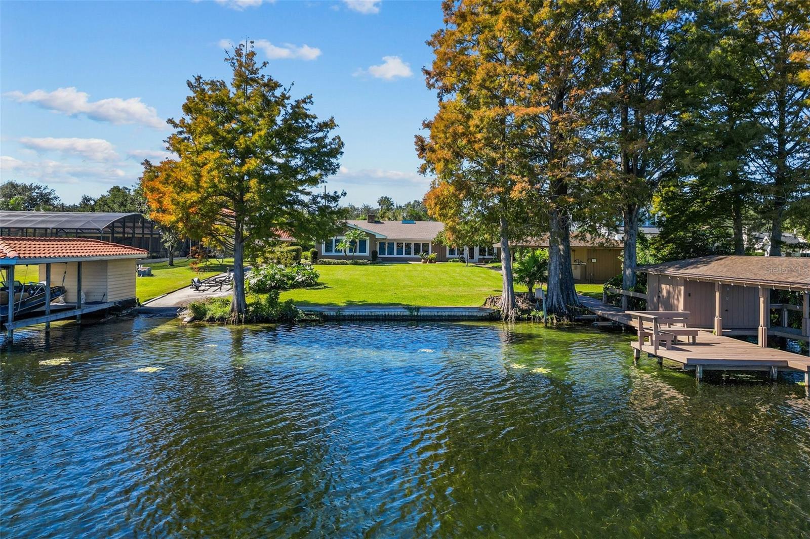 ARDSLEY MANOR - Residential