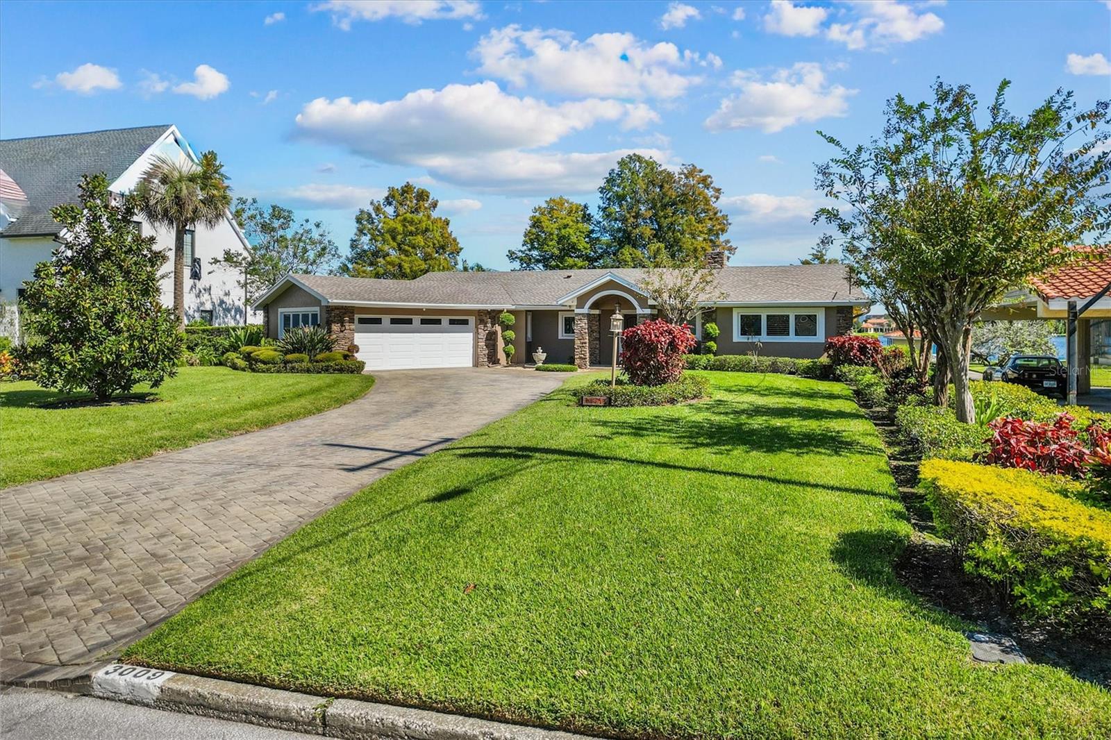 ARDSLEY MANOR - Residential