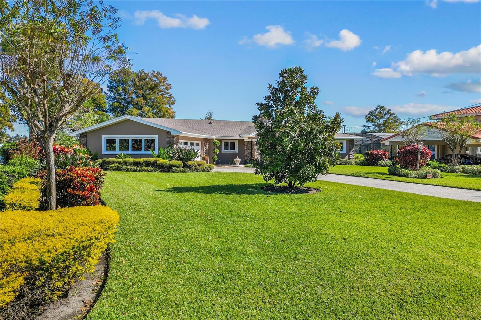 ARDSLEY MANOR - Residential