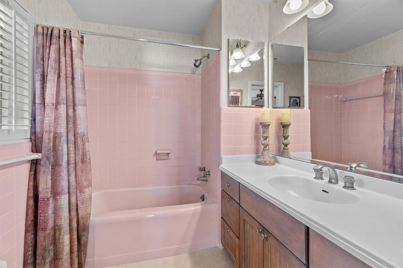 ARDSLEY MANOR - Residential