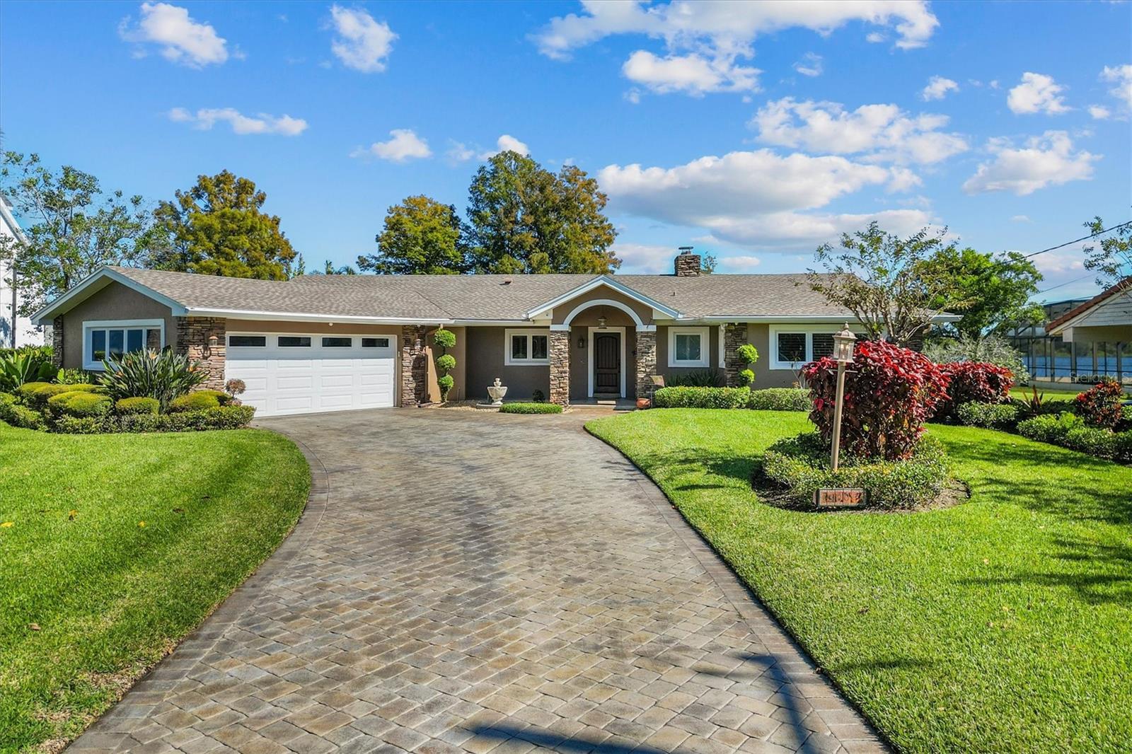 ARDSLEY MANOR - Residential