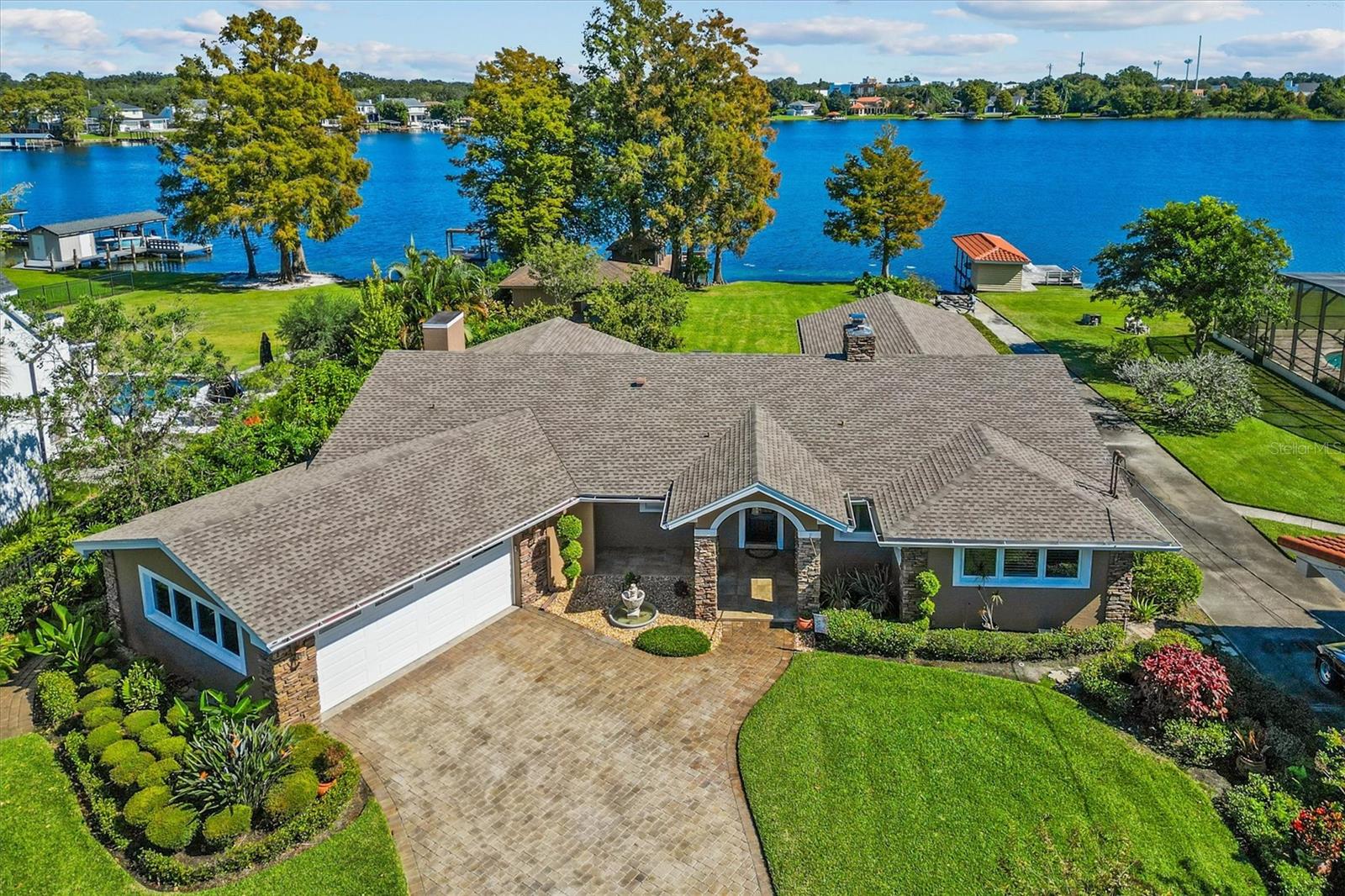 ARDSLEY MANOR - Residential