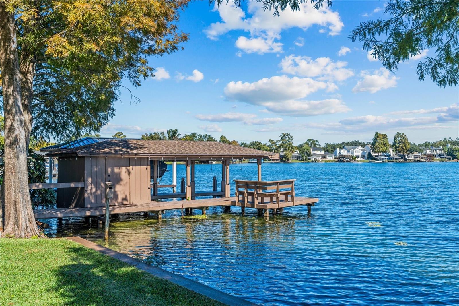 ARDSLEY MANOR - Residential