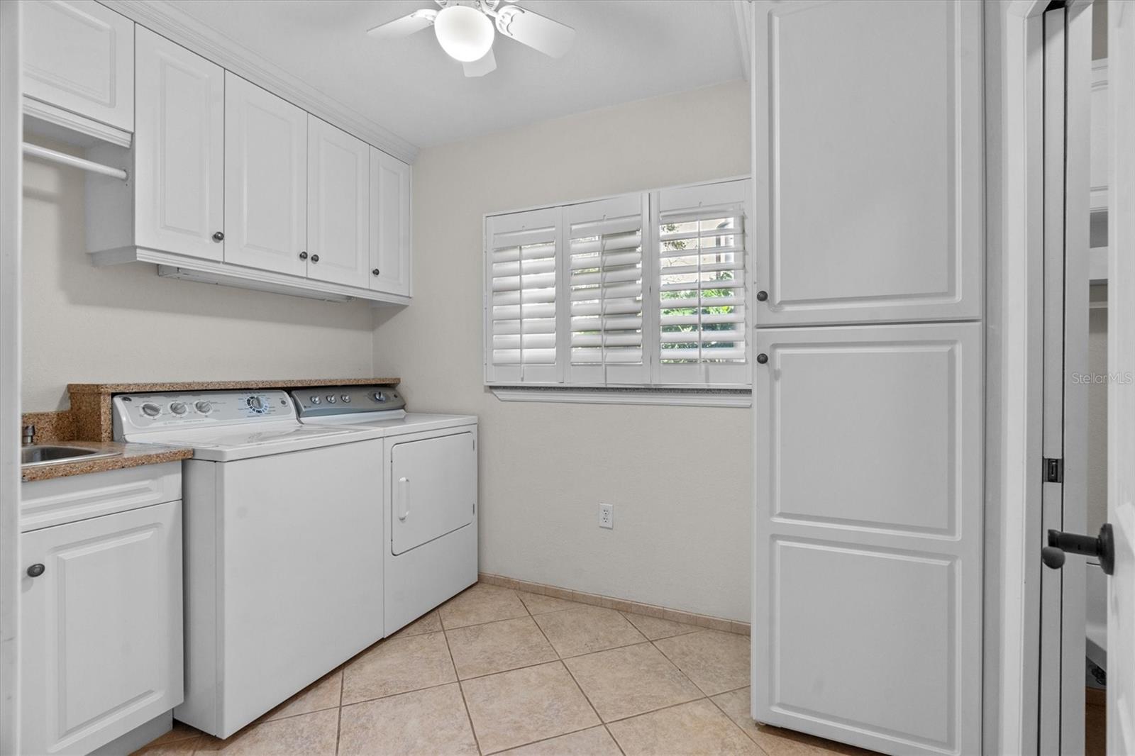 ARDSLEY MANOR - Residential