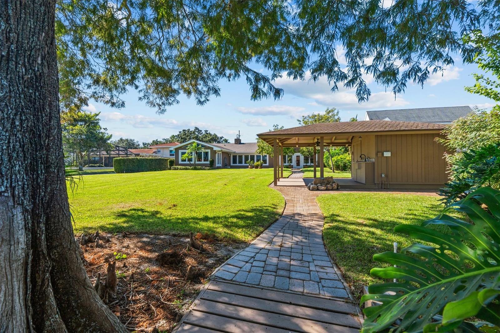 ARDSLEY MANOR - Residential