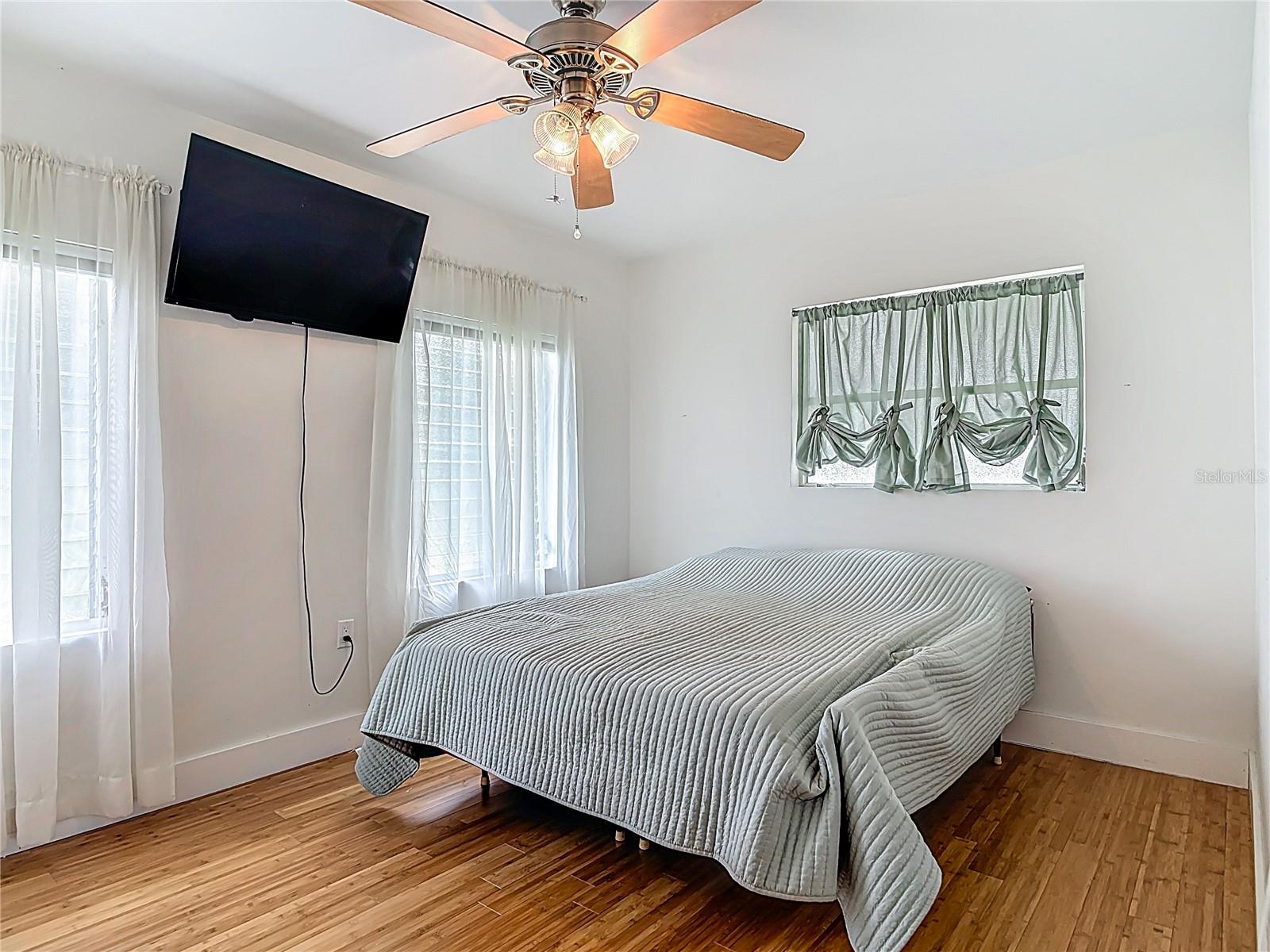 LAKE HELEN - Residential