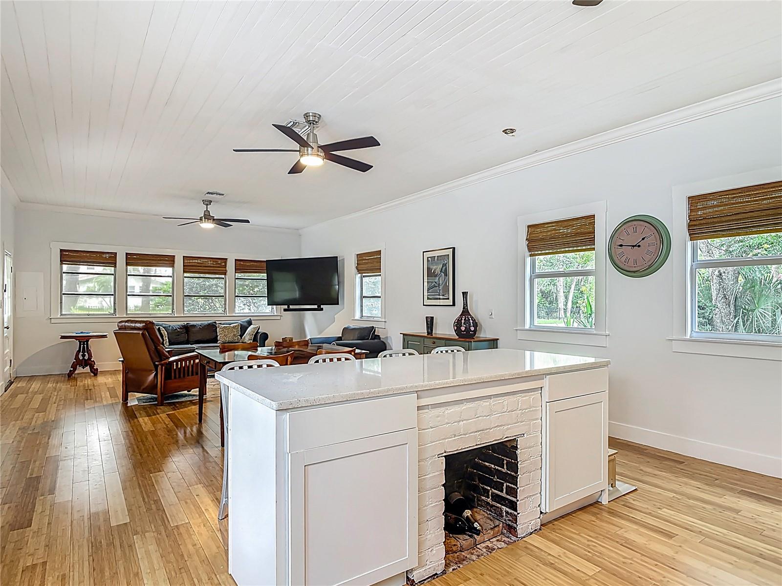 LAKE HELEN - Residential